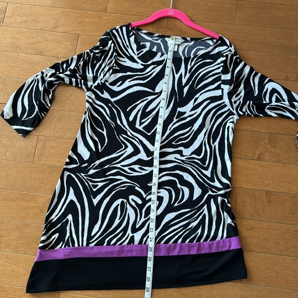 NWOT Christopher & Banks Zebra Asymmetrical Tunic Top in Small - Picture 5 of 6